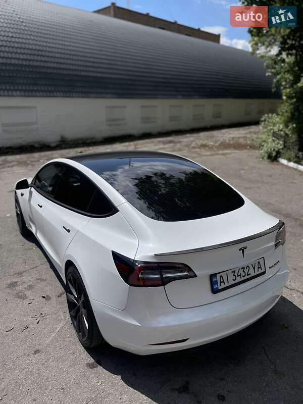 Седан Tesla Model 3 2019 в Сквире