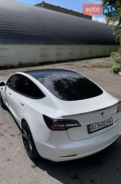 Седан Tesla Model 3 2019 в 