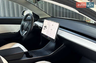 Седан Tesla Model 3 2019 в 