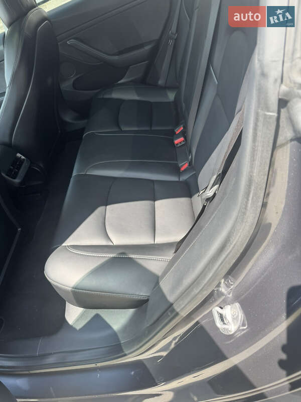 Седан Tesla Model 3 2022 в Киеве