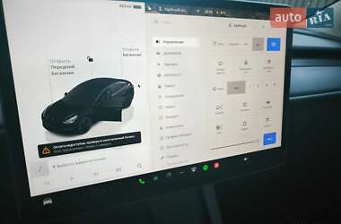 Седан Tesla Model 3 2022 в 
