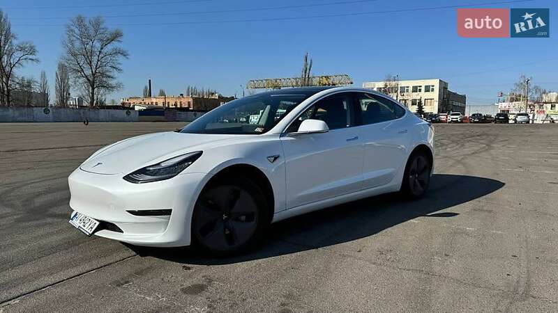 Седан Tesla Model 3 2019 в 