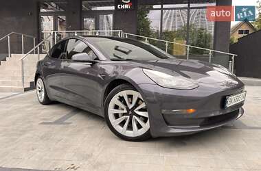 Седан Tesla Model 3 2022 в Киеве