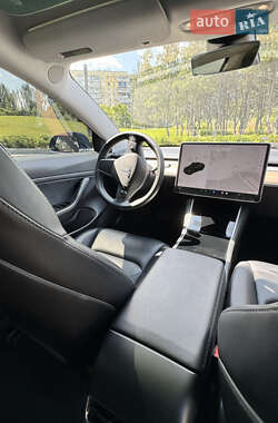 Седан Tesla Model 3 2020 в Дніпрі
