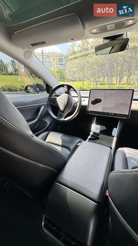 Седан Tesla Model 3 2020 в Дніпрі