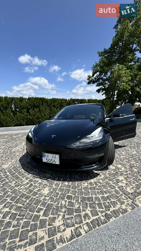 Седан Tesla Model 3 2020 в Дніпрі
