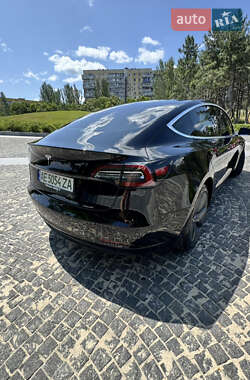 Седан Tesla Model 3 2020 в 