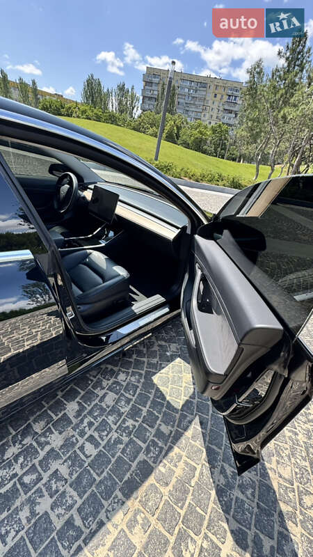 Седан Tesla Model 3 2020 в Дніпрі