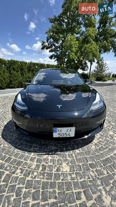 Седан Tesla Model 3 2020 в Дніпрі