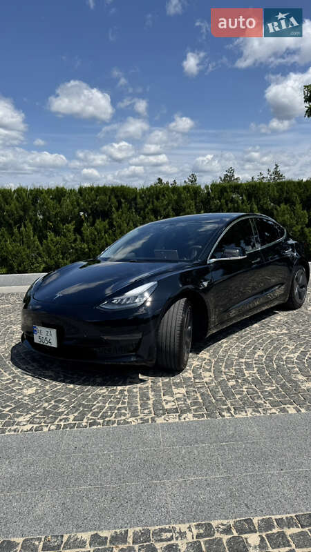 Седан Tesla Model 3 2020 в Дніпрі