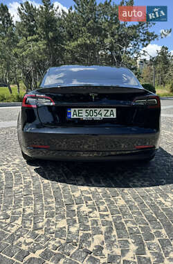 Седан Tesla Model 3 2020 в 