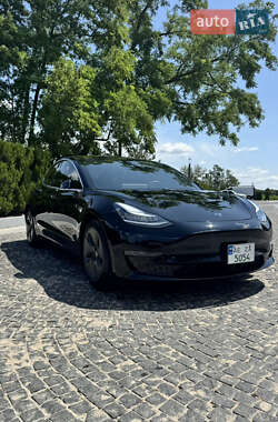 Седан Tesla Model 3 2020 в 
