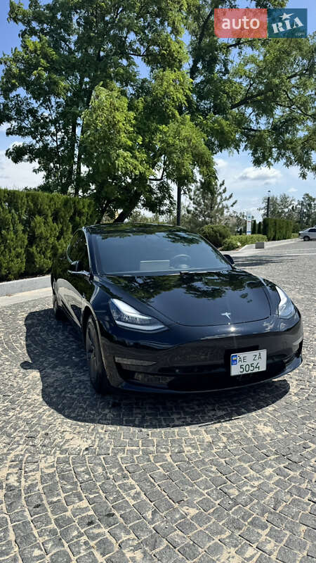 Седан Tesla Model 3 2020 в Дніпрі