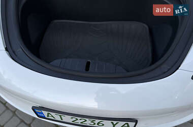 Седан Tesla Model 3 2019 в 