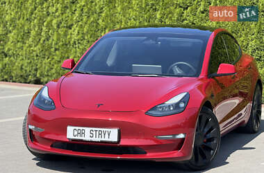 Седан Tesla Model 3 2022 в 