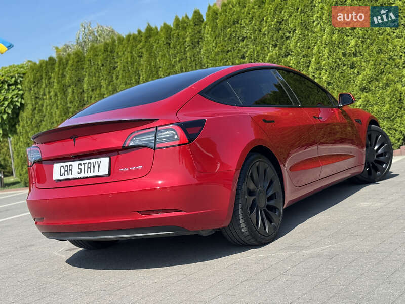 Седан Tesla Model 3 2022 в Стрые