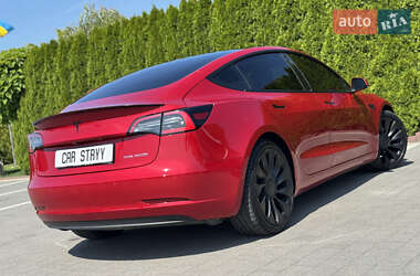 Седан Tesla Model 3 2022 в 