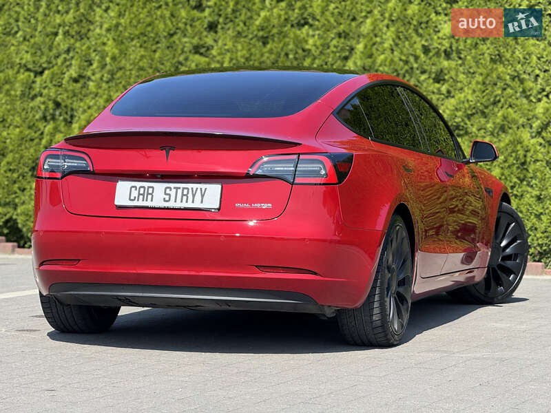 Седан Tesla Model 3 2022 в Стрые