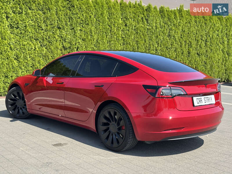 Седан Tesla Model 3 2022 в Стрые