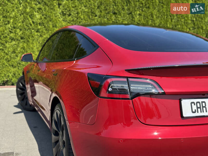 Седан Tesla Model 3 2022 в Стрые