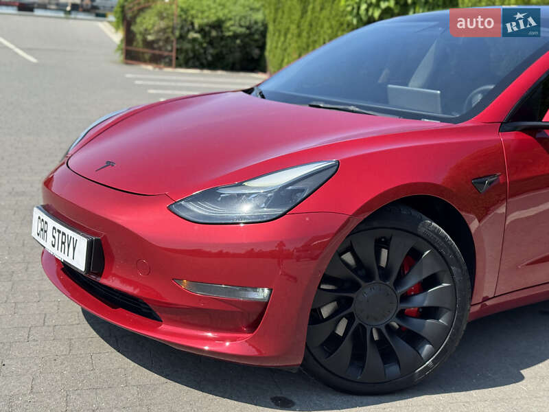 Седан Tesla Model 3 2022 в Стрые