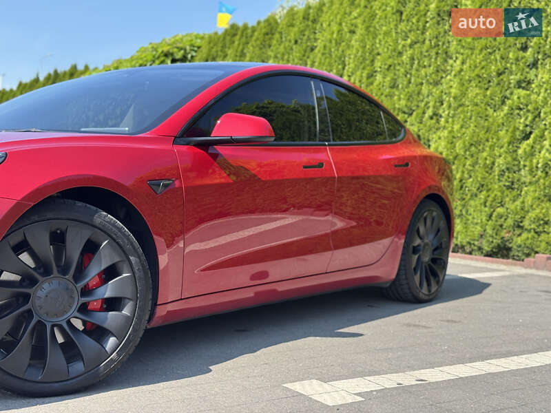 Седан Tesla Model 3 2022 в Стрые