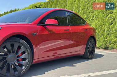 Седан Tesla Model 3 2022 в 