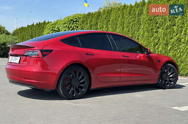 Седан Tesla Model 3 2022 в 