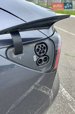 Седан Tesla Model 3 2023 в 
