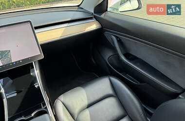 Седан Tesla Model 3 2019 в 