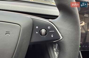 Седан Tesla Model 3 2024 в 