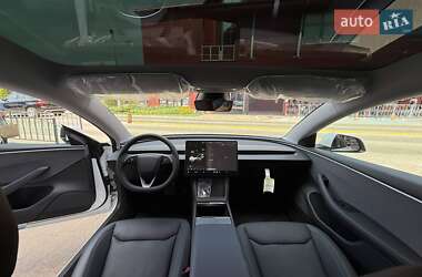 Седан Tesla Model 3 2024 в 