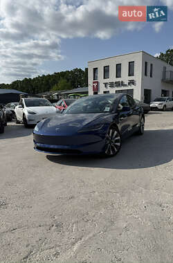 Седан Tesla Model 3 2024 в Виннице