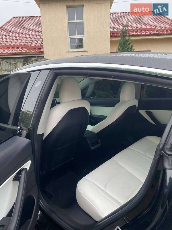 Седан Tesla Model 3 2019 в Кривом Роге