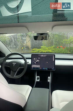 Седан Tesla Model 3 2019 в Кривому Розі