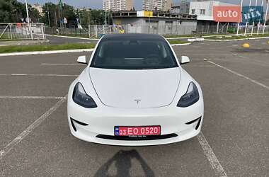 Седан Tesla Model 3 2023 в 
