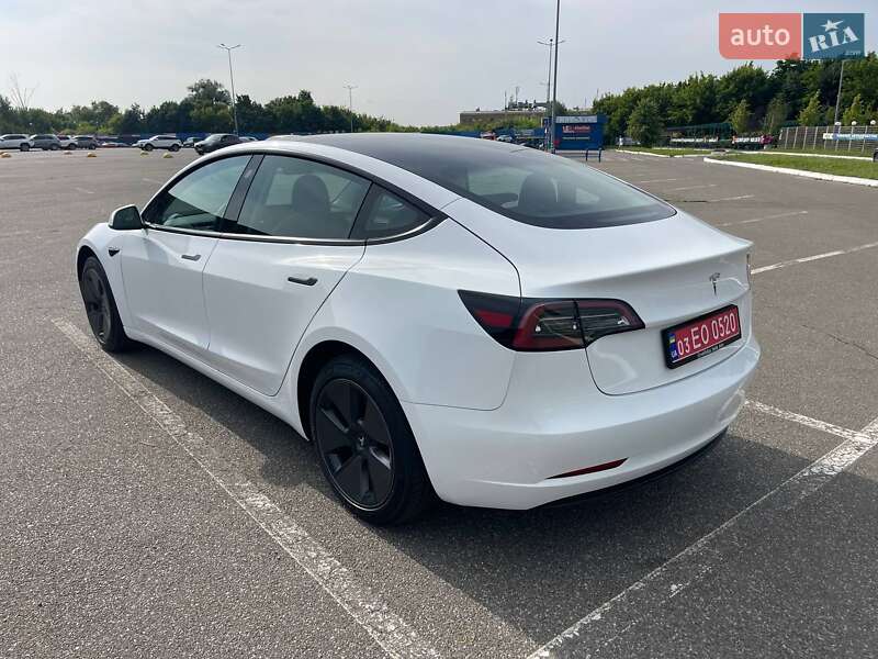 Седан Tesla Model 3 2023 в Киеве