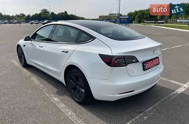 Седан Tesla Model 3 2023 в 