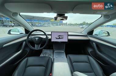 Седан Tesla Model 3 2023 в 