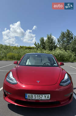 Седан Tesla Model 3 2020 в 