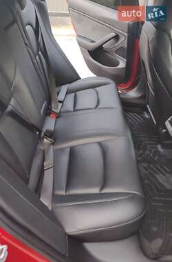 Седан Tesla Model 3 2018 в 