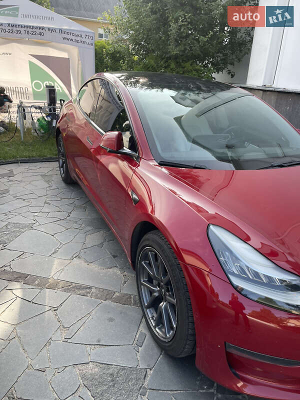 Седан Tesla Model 3 2018 в Киеве