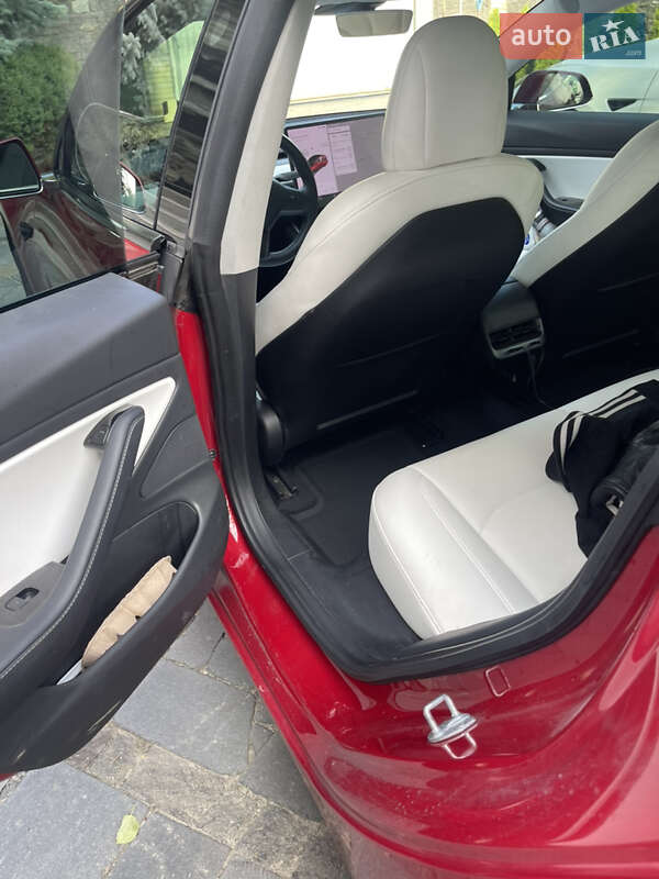 Седан Tesla Model 3 2018 в Киеве