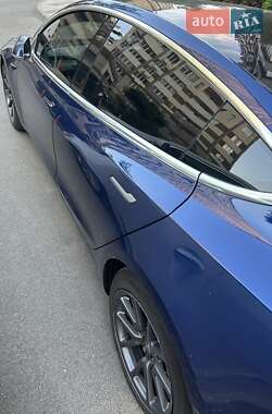 Седан Tesla Model 3 2018 в 