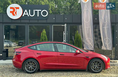 Седан Tesla Model 3 2020 в 