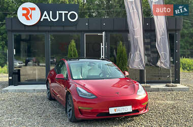 Седан Tesla Model 3 2020 в 