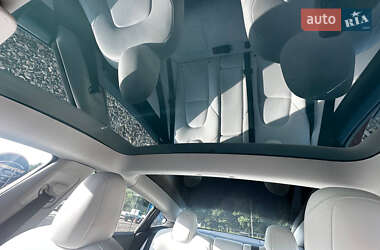 Седан Tesla Model 3 2020 в 