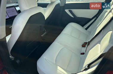 Седан Tesla Model 3 2020 в 
