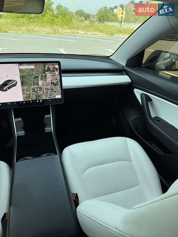 Седан Tesla Model 3 2019 в Львові фото 11 Седан Tesla Model 3 2019 в Львові