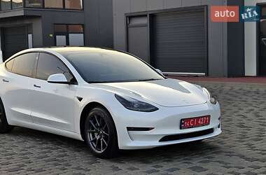 Седан Tesla Model 3 2023 в 